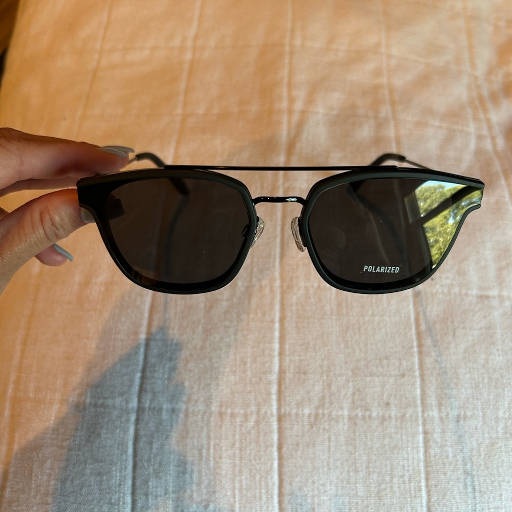 QUAY Sunglasses